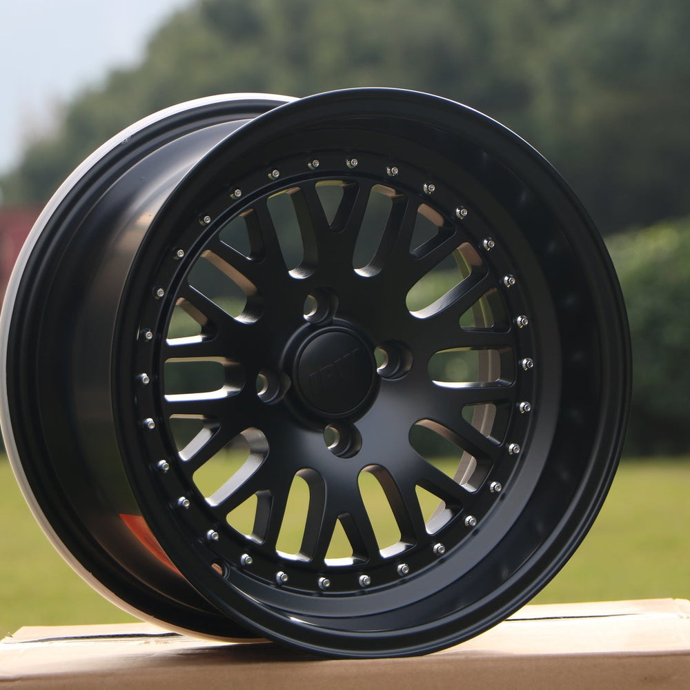 
                      
                        15" LM20 Style Wheels
                      
                    