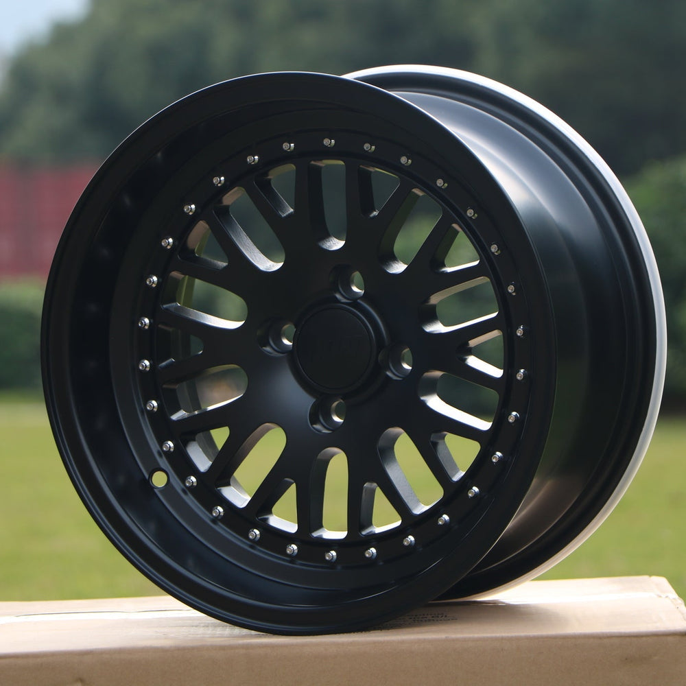 
                      
                        15" LM20 Style Wheels
                      
                    