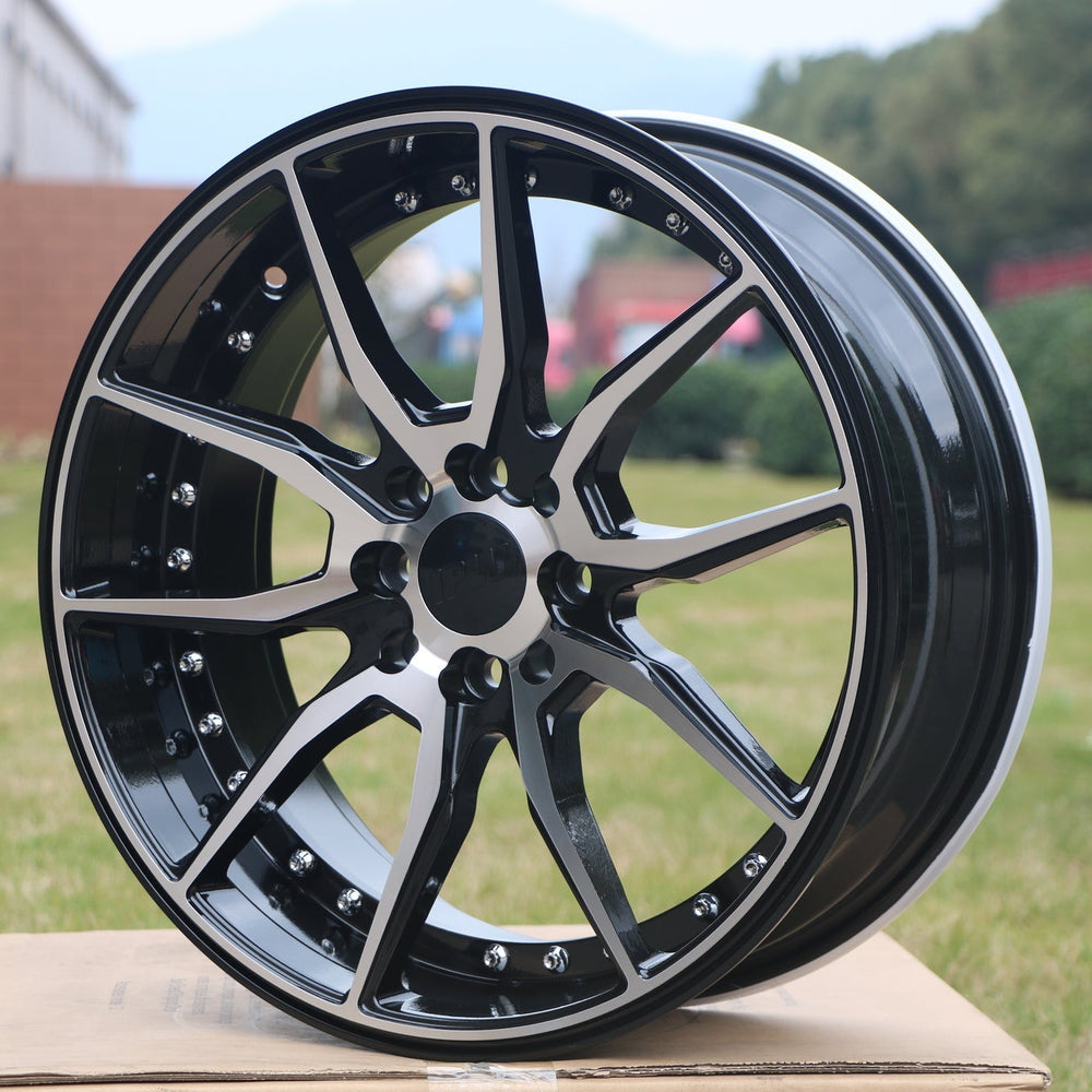 
                      
                        20" Mesh Style Wheels
                      
                    