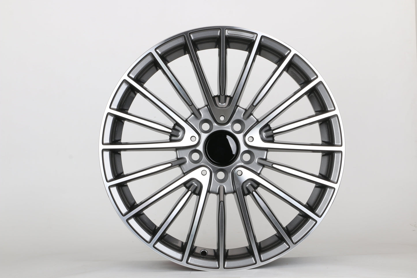 18" Wheels fits Mercedes Benz A220 C240 C250 C280 C300 C320 C350 C400 C43 CL500 CL55 CL550 CLA250 CLA45 CLS500 CLS55 CLS550 CLS63 E250 E300 E320 E350 E400 E43 E500 E53 E55 E550 GLA250 GLA45 S400 S430 S500 S55 S550 S600